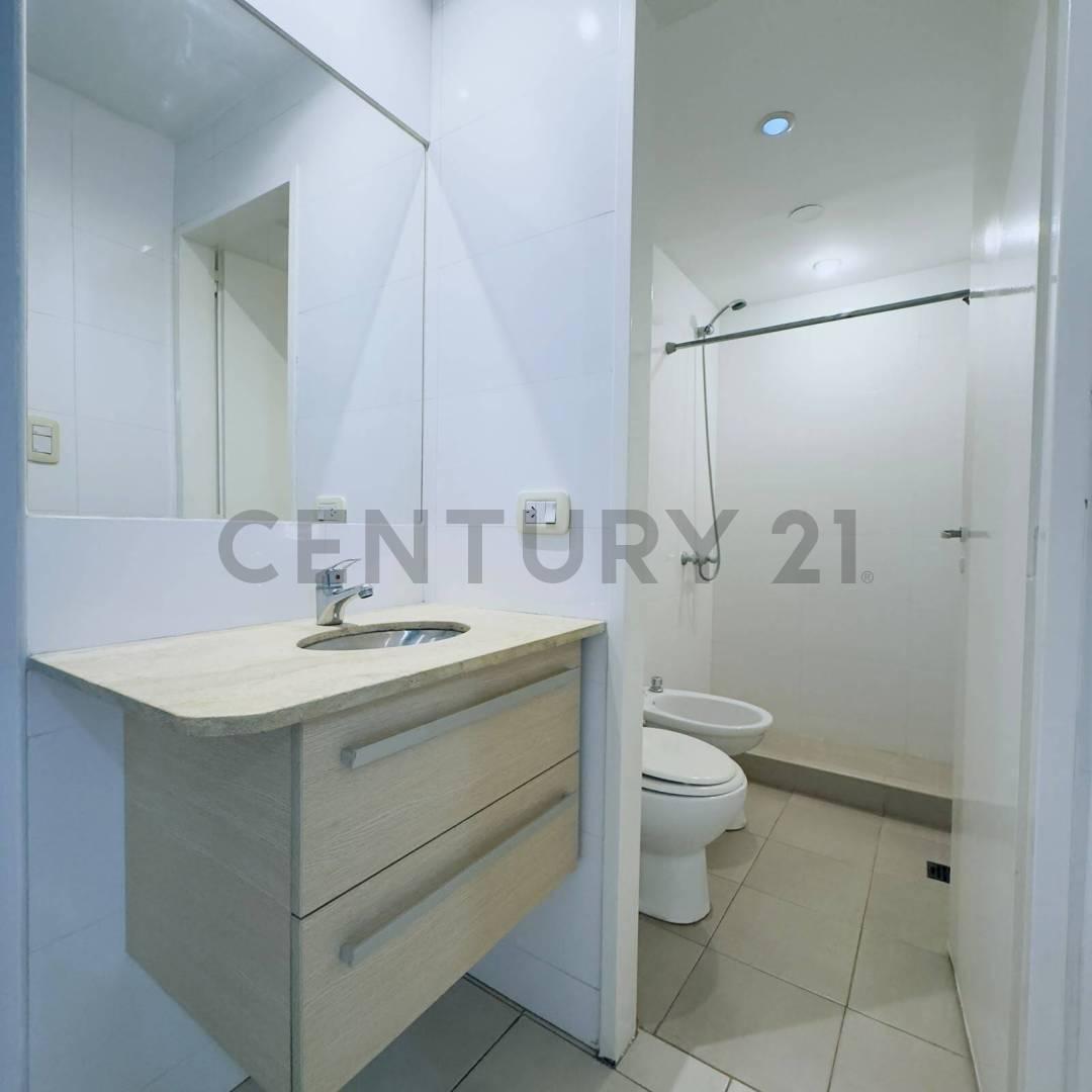 Foto de Se alquila departamento calle azcuenaga guaymallen, imagen 5