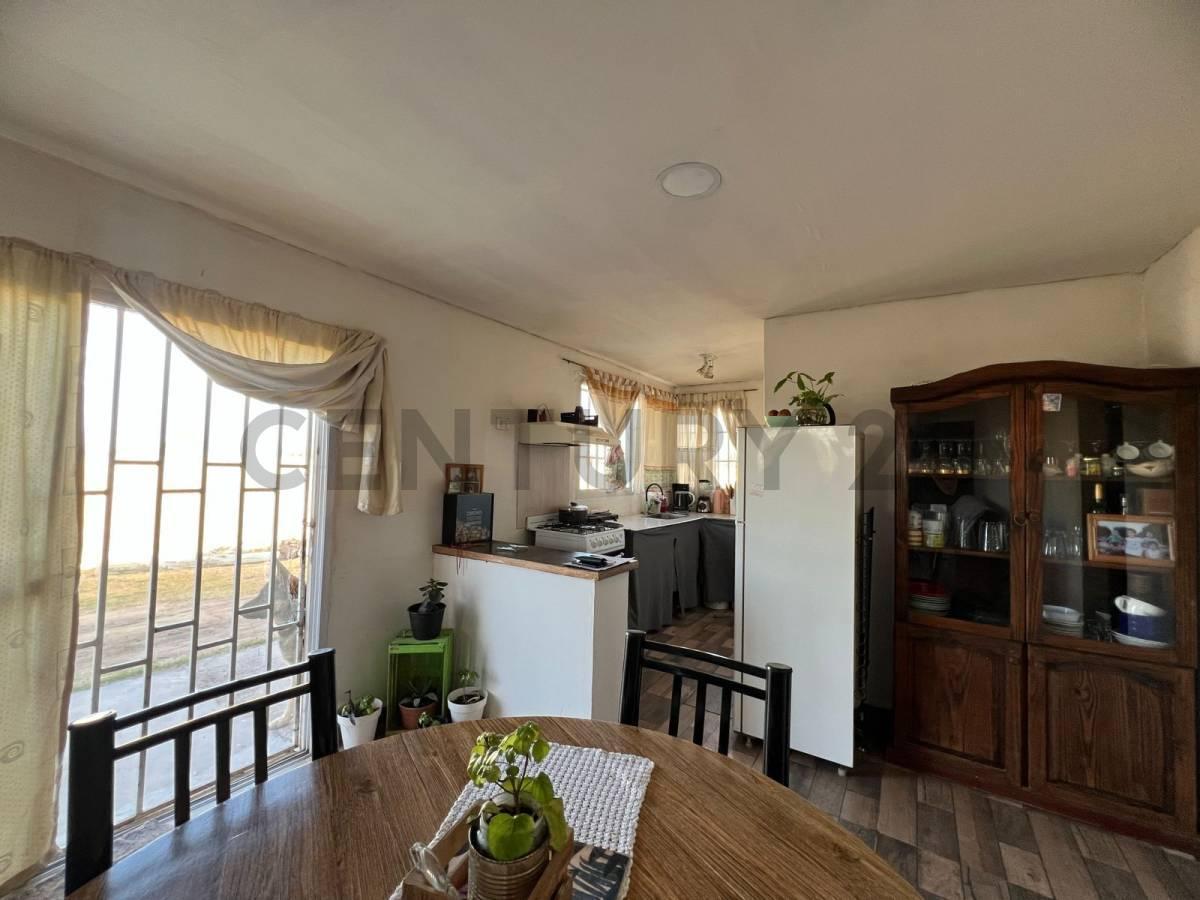Foto de Venta casa con pileta -Barrio Nogale de Solar-, imagen 4