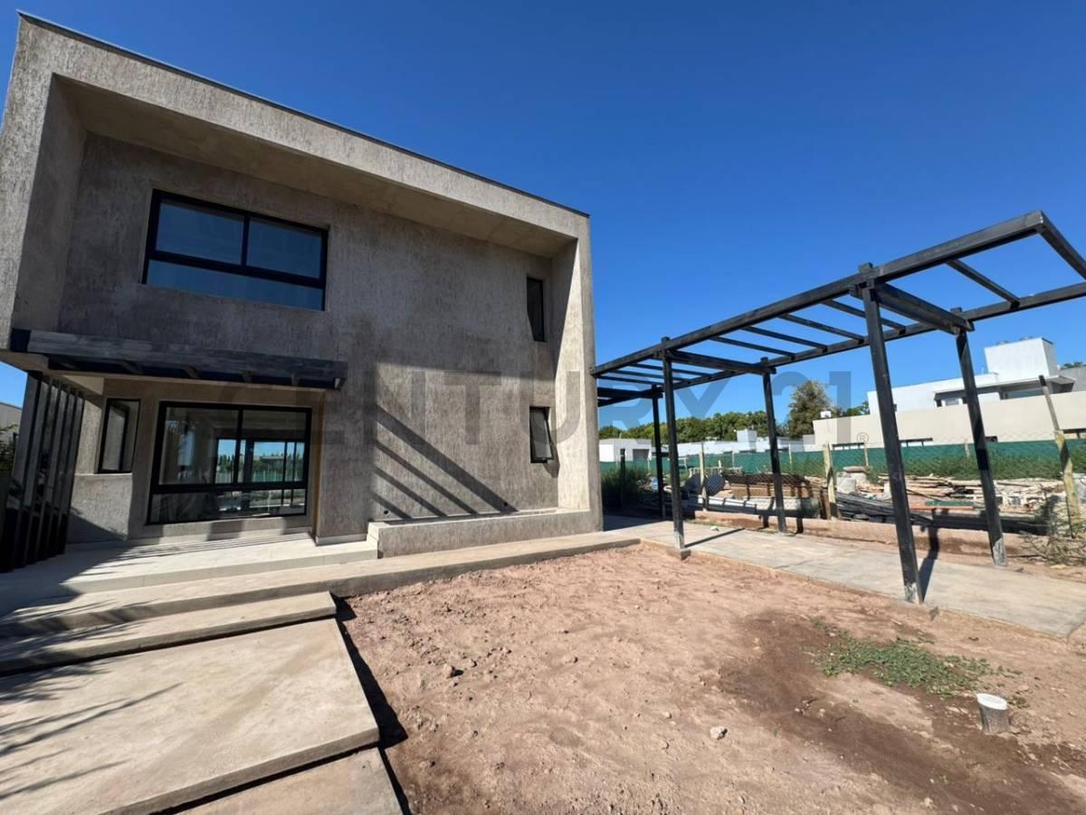 Foto de C21 Lucio Barroso Vende casa de categoría Barrio Pueblo Malbec, imagen 1