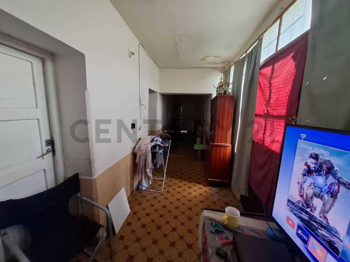 Foto de Casa con departamento a reciclar en venta, imagen 2