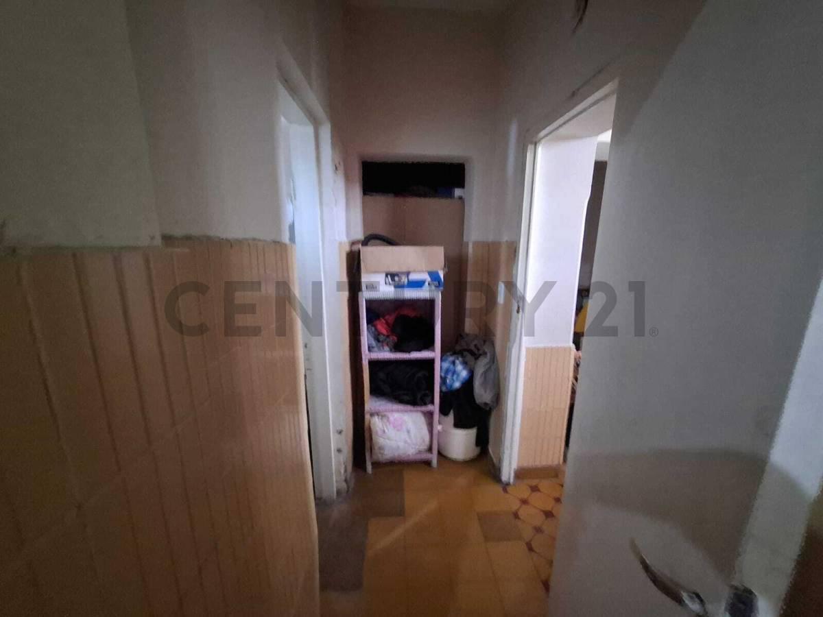 Foto de Casa con departamento a reciclar en venta, imagen 3