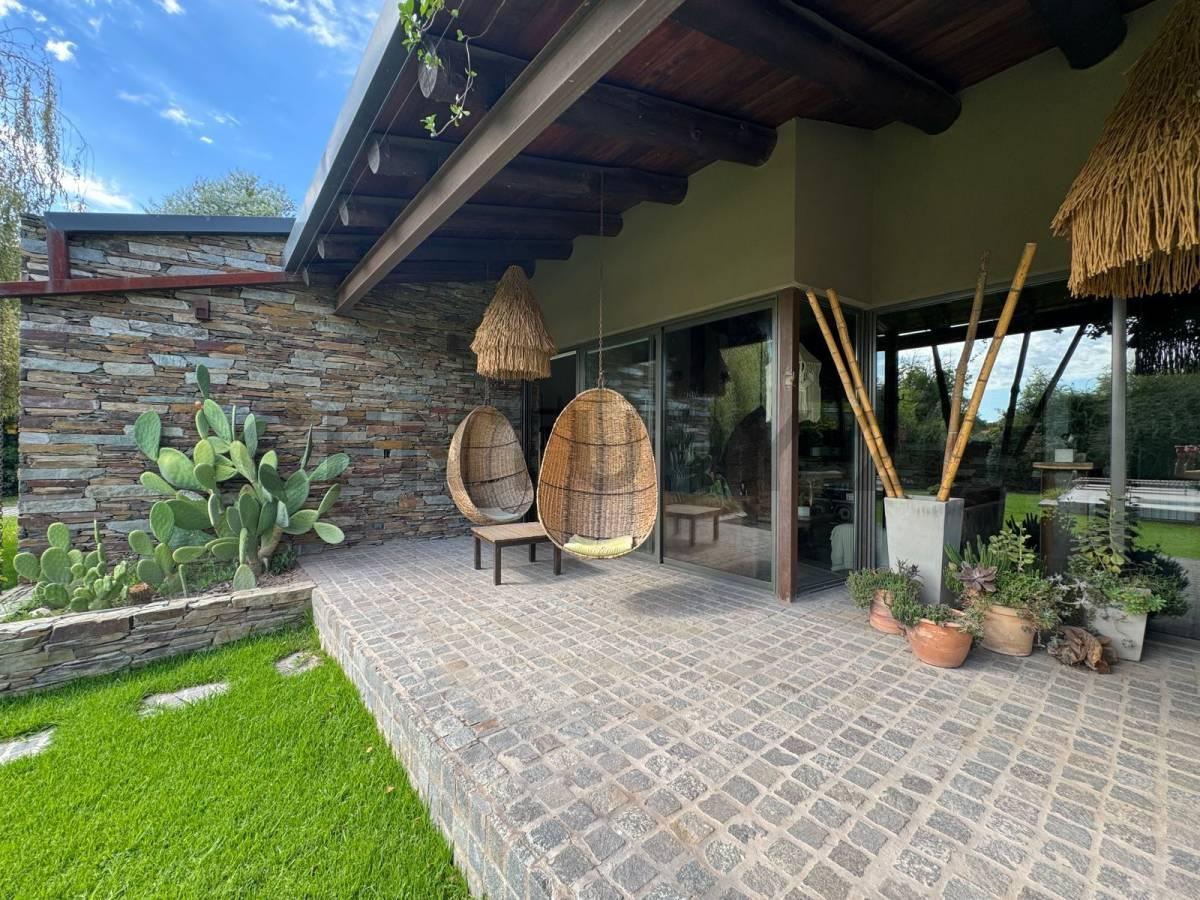Foto de CASA DE CATEGORÍA EN CHACRAS DE CORIA, imagen 2