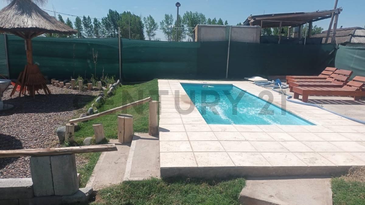 Foto de Venta de Quincho con pileta, imagen 1