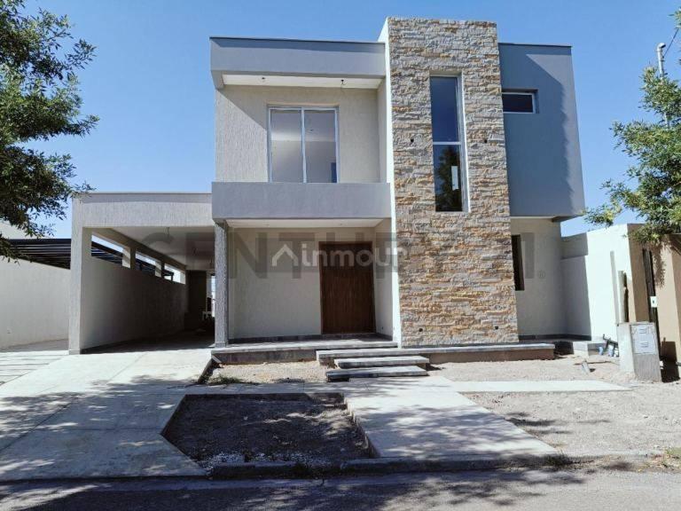 Foto de Venta de Casa de Categoría Barrio Rincón de Drummond, imagen 4