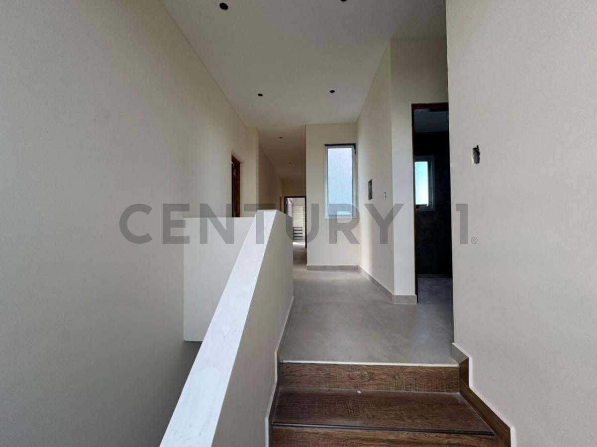 Foto de Venta de Casa de Categoría Barrio Rincón de Drummond, imagen 2