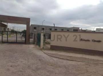 Foto de Venta de Duplex en Rincón Veneto, imagen 2