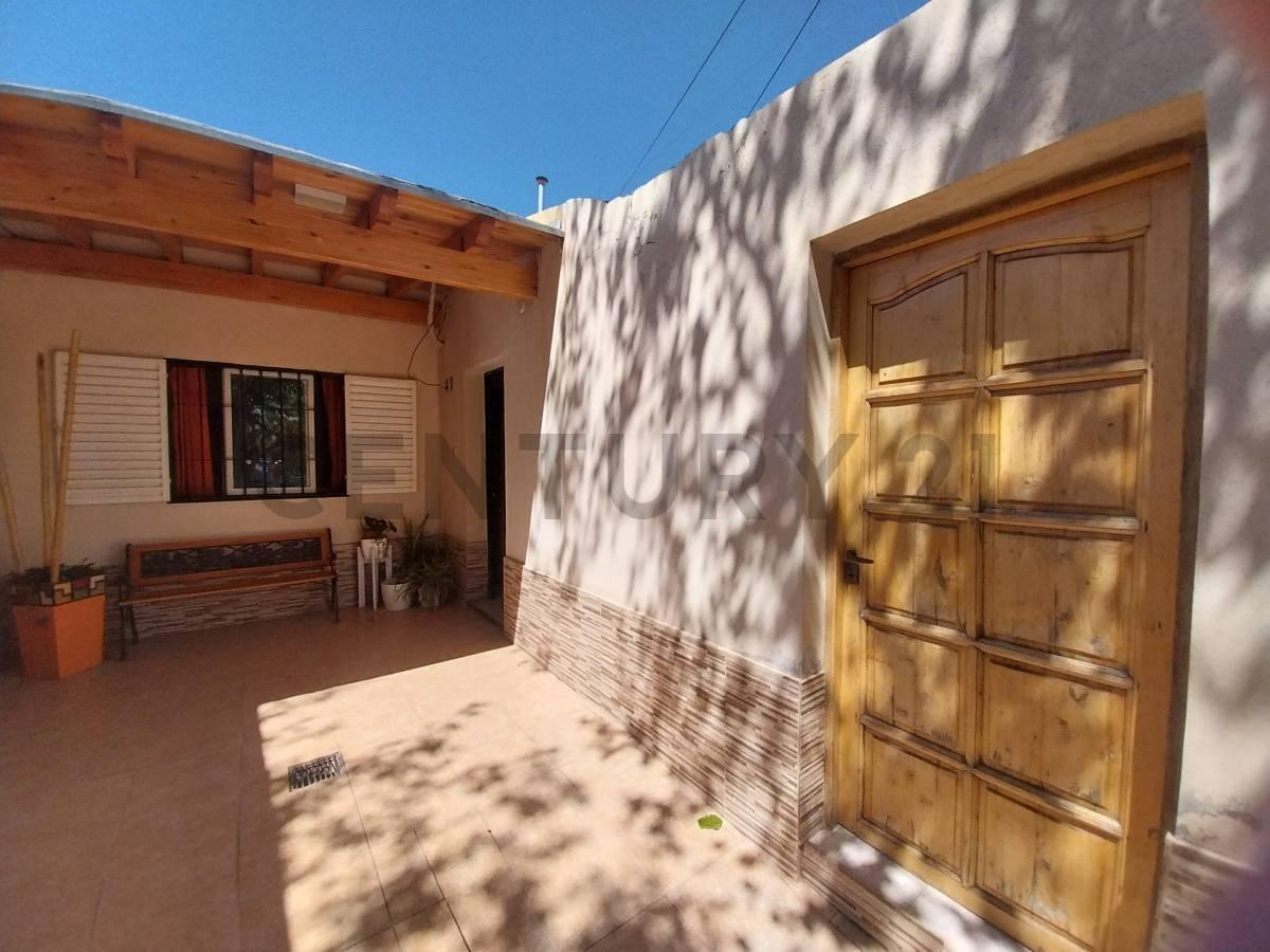 Foto de VENTA CASA CON DEPARTAMENTO EN SAN MARTIN MENDOZA, imagen 1