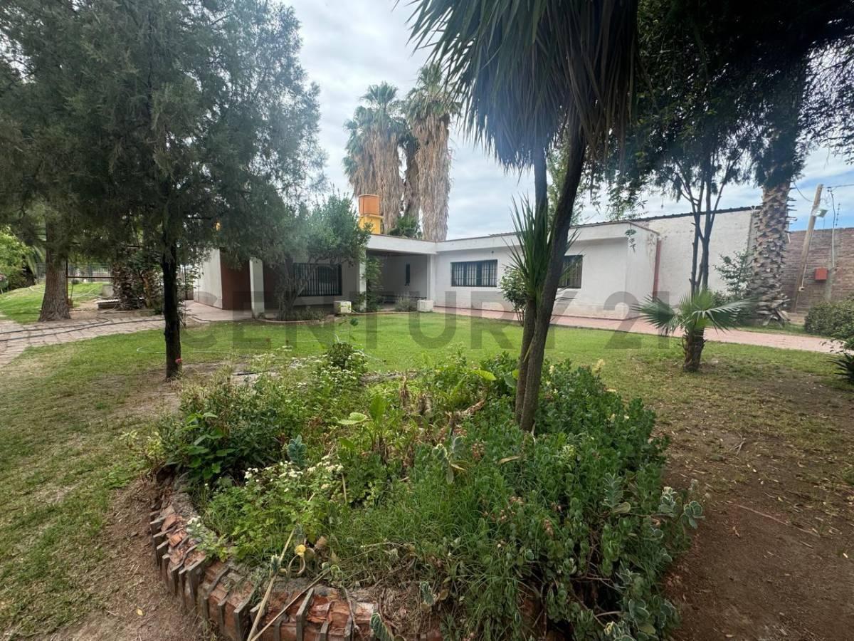 Foto de Se vende terreno con cuatro propiedades ( Excelente oportunidad ) APTA, imagen 1
