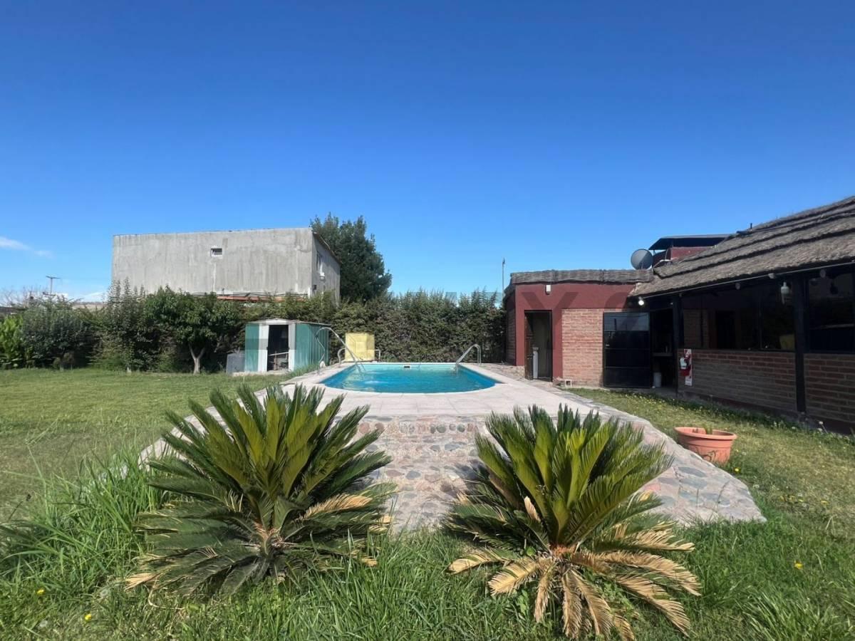 Foto de Se vende quincho con pileta en barrio privado, imagen 2