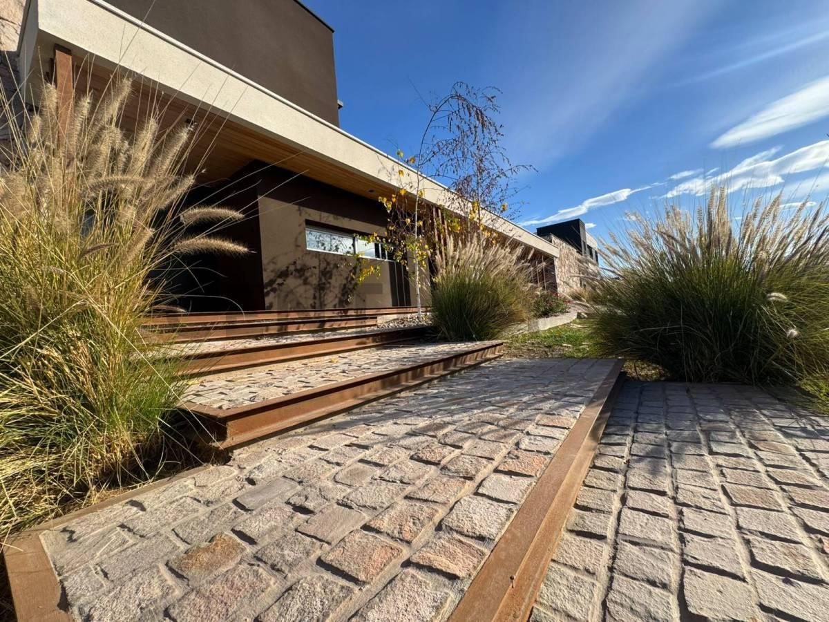 Foto de CASA EN VENTA EN LUJAN DE CUYO, imagen 1