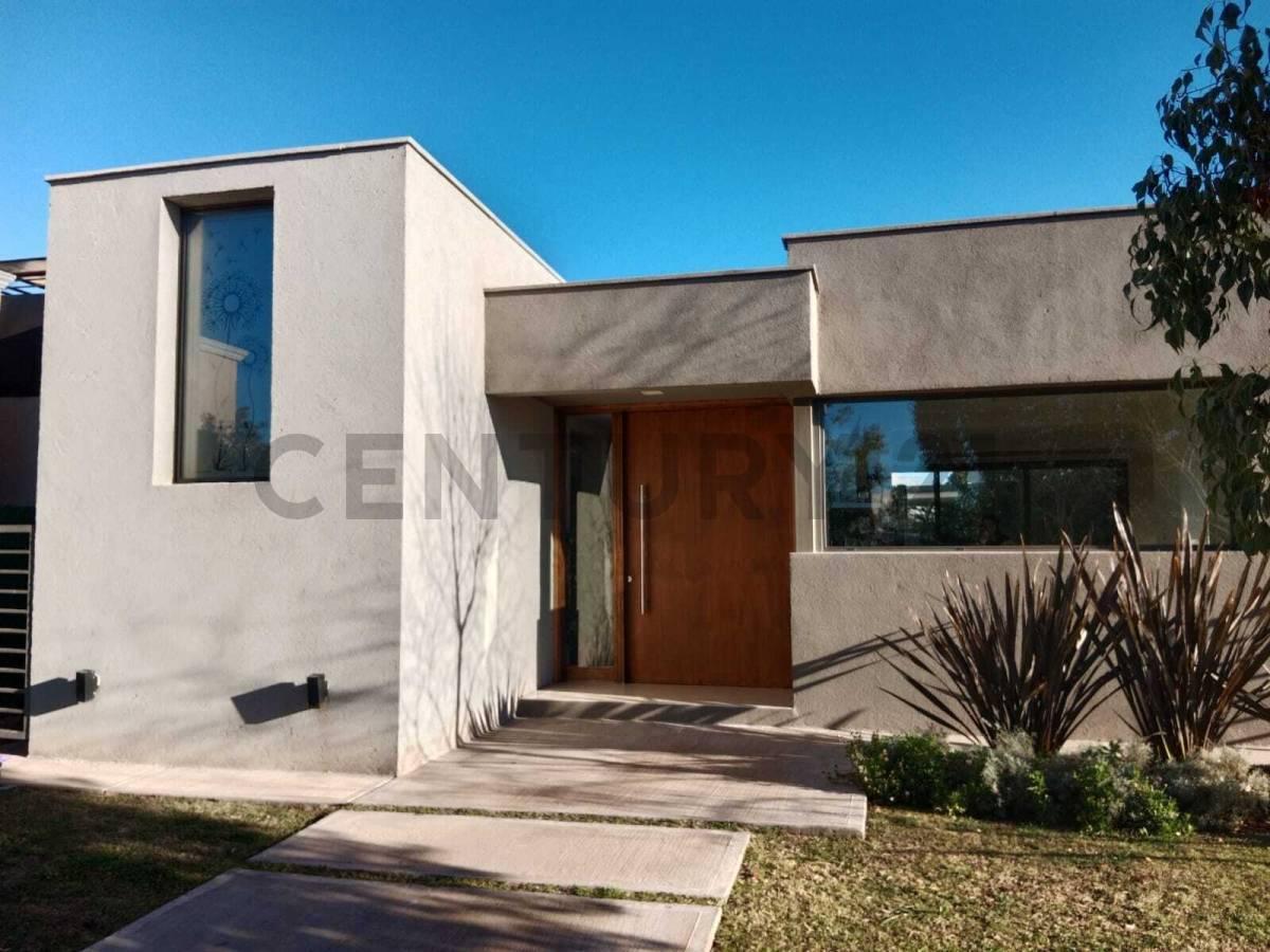 Foto de Casa en Las Cortaderas 2 Barrio Privado Guaymallen, imagen 2