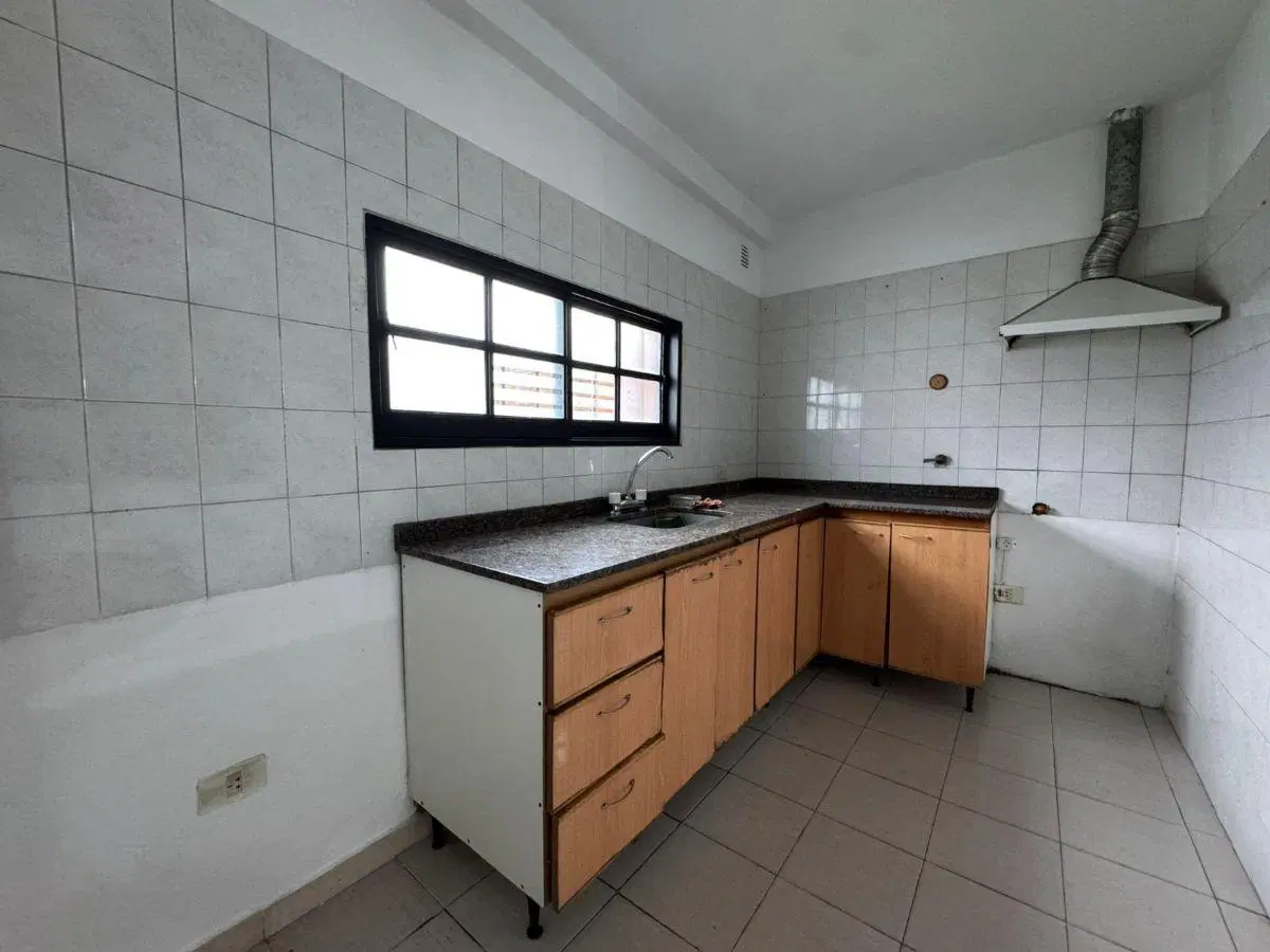 ALQUILO DUPLEX 2 DORMITORIOS C/ PATIO B° PARQUE CAPITAL 5