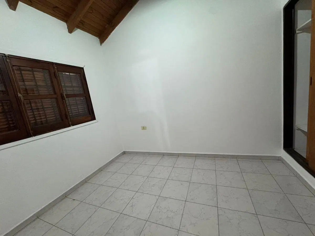 ALQUILO DUPLEX 2 DORMITORIOS C/ PATIO B° PARQUE CAPITAL 4