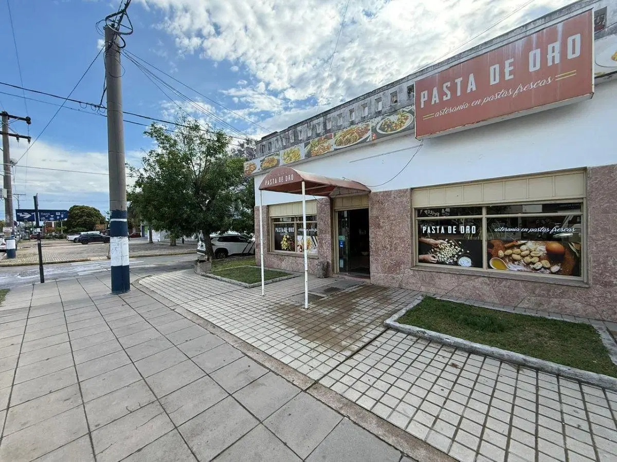 ALQUILO LOCAL COMERCIAL B° JARDÍN 5