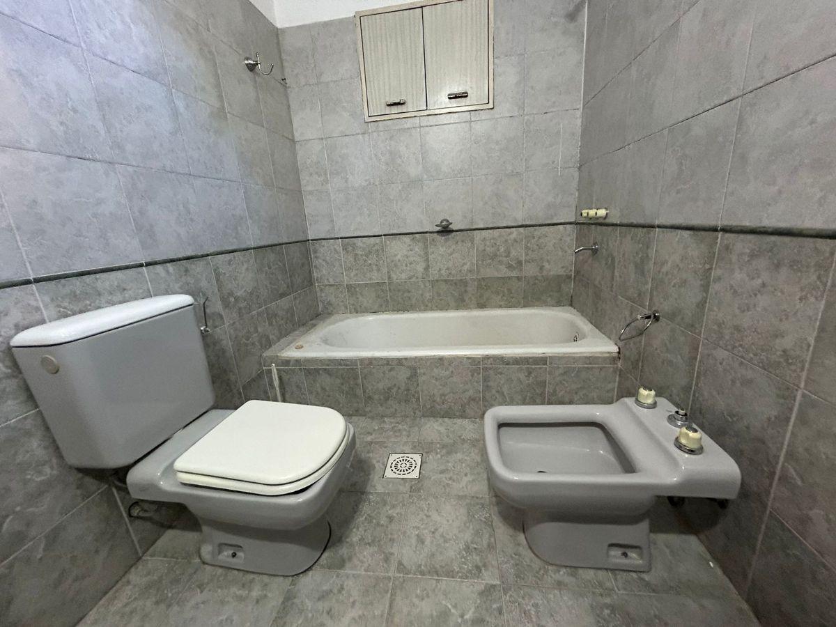 Foto de ALQUILER CASA DOS DORMITORIOS BARRIO RESIDENCIAL OLIVOS, imagen 2