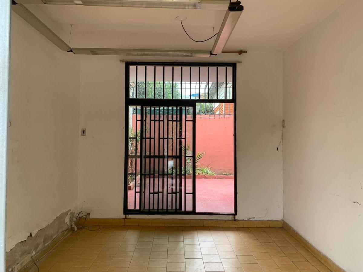 Foto de VENTA CASA 3 DORMITORIOS VILLA CABRERA, imagen 2