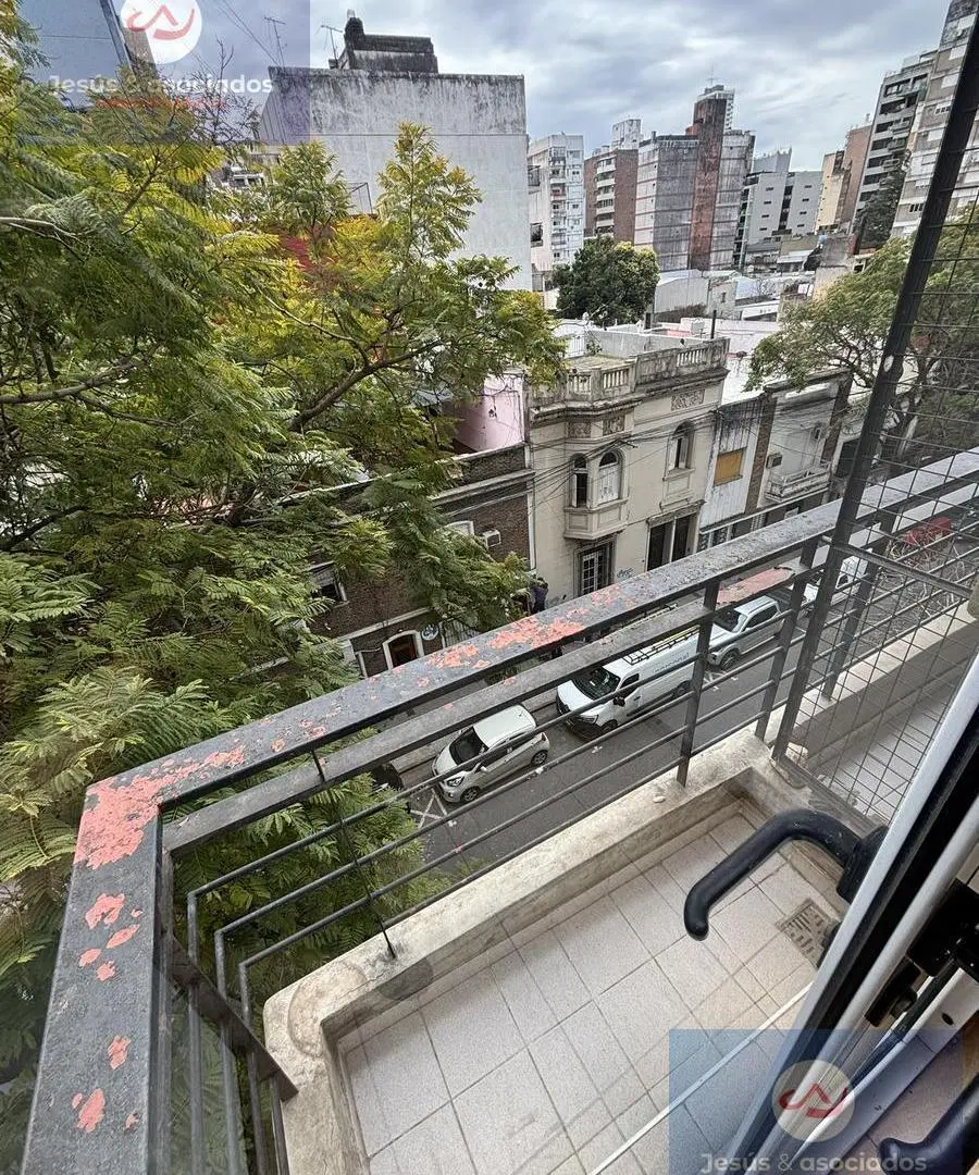 Departamento en barrio Martin - a metros del parque Urquiza y Av Pellegrini 8
