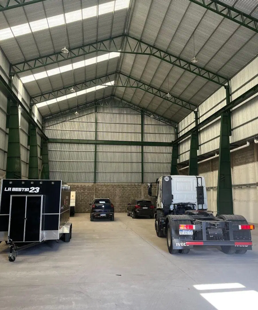 Nave Industrial a Estrenar con Oficina —562m² cubiertos 2