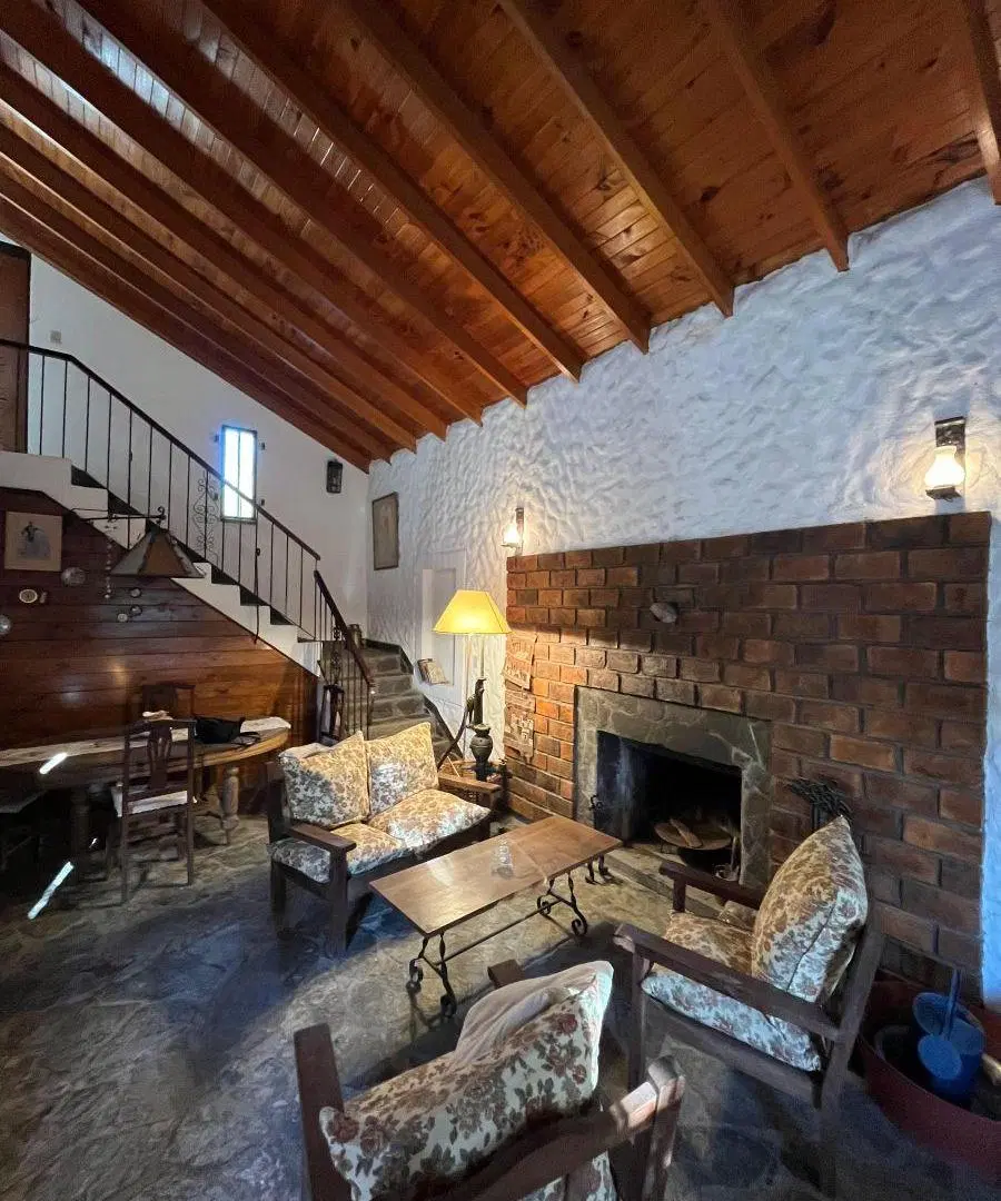 HERMOSA CASA QUINTA. CITY BELL A 3 CUADRAS DE CAMINO GRAL. BELGRANO 2