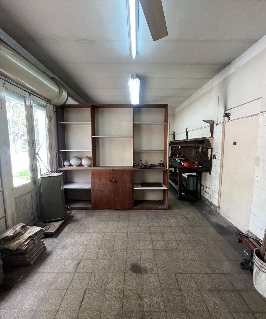 Foto de CASA CON LOCAL AL FRENTE. AV. AMOEDO. QUILMES, imagen 3