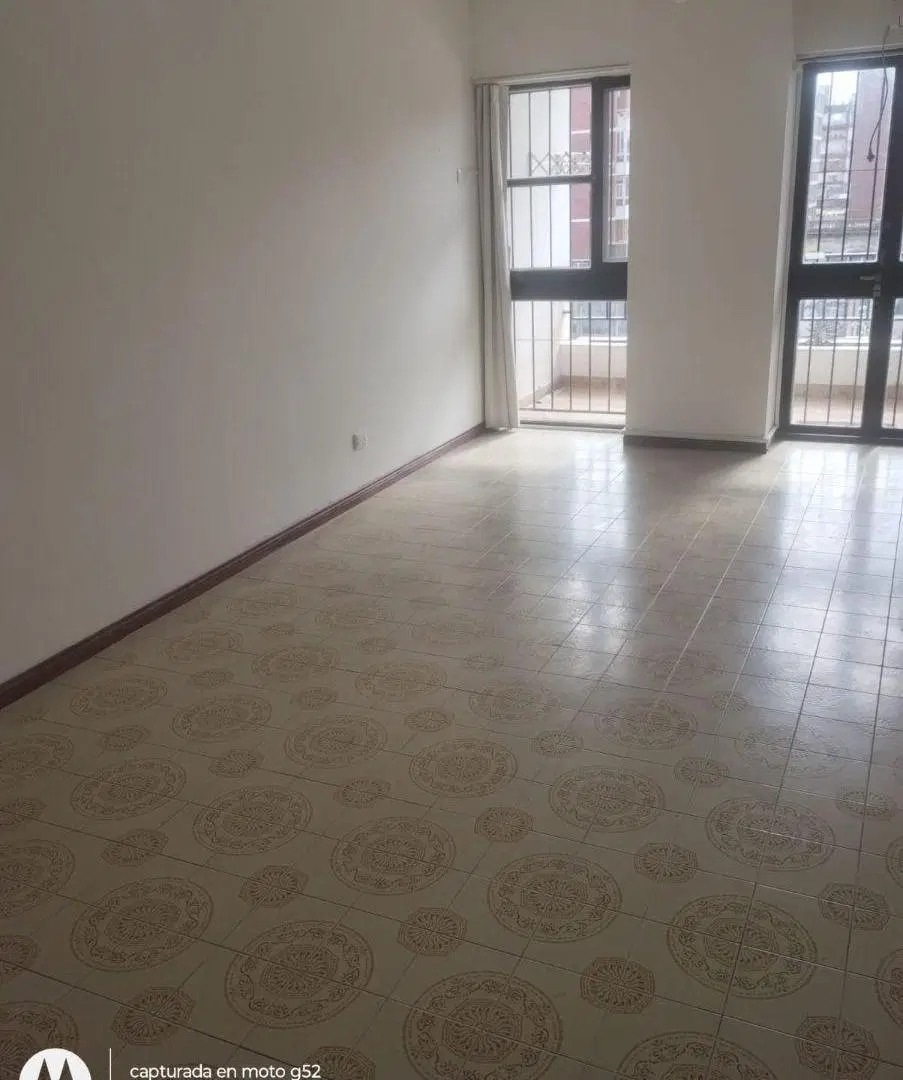Monoambiente Av. Pellegrini 1000 2