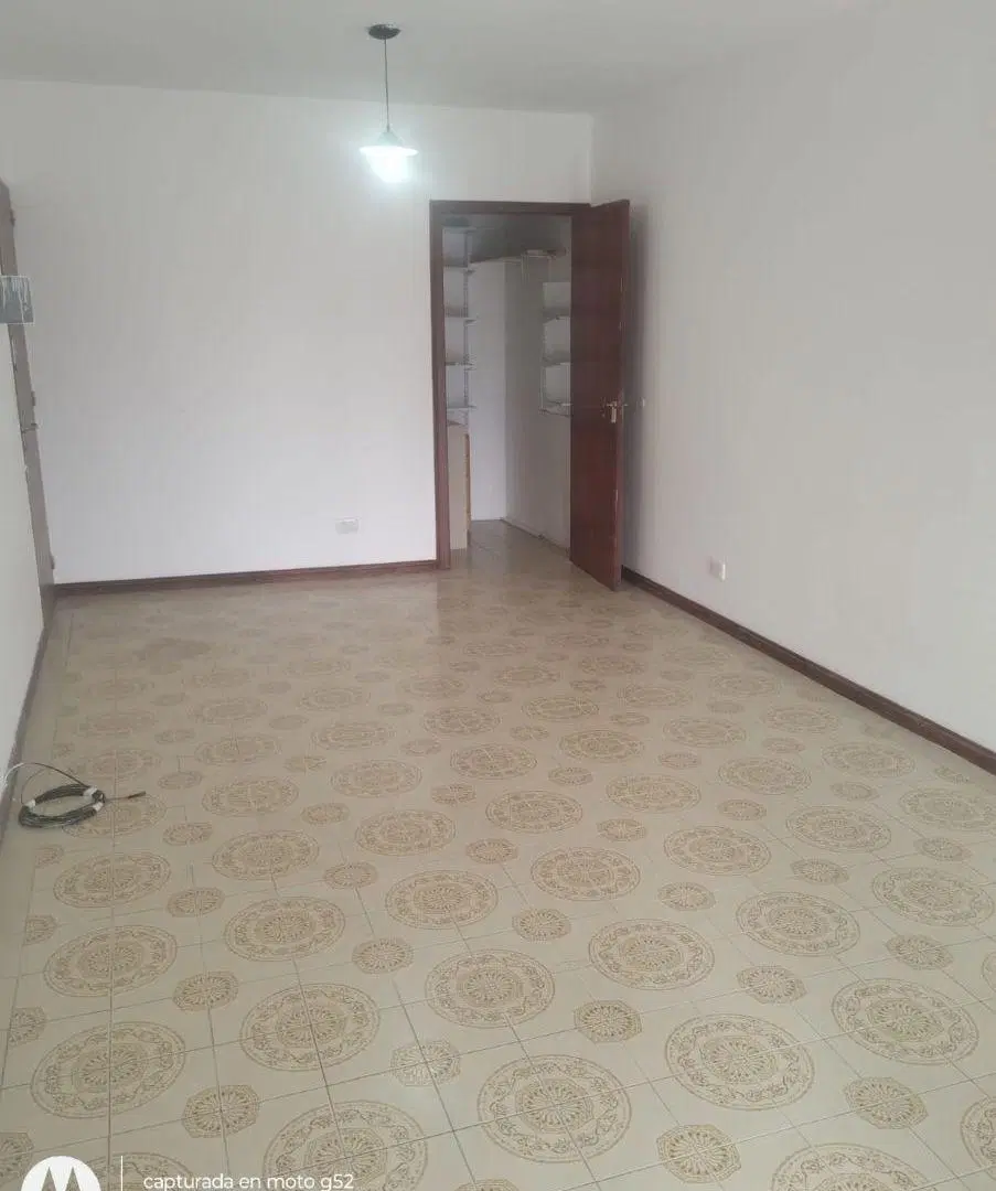 Monoambiente Av. Pellegrini 1000 3