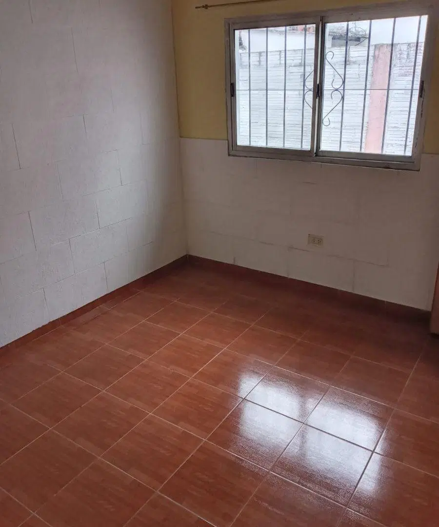 PH con 1 habitación de 36 m2 en alquiler, Villa Luzuriaga 4