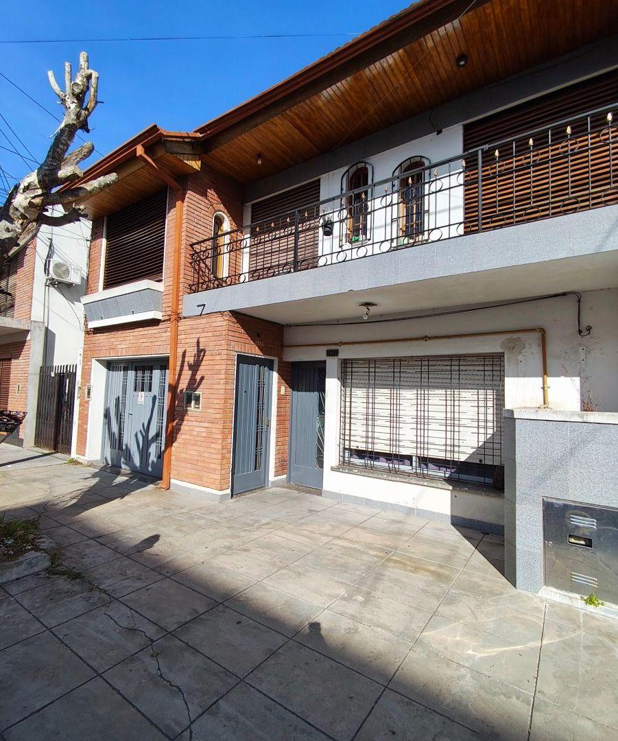 PH de 80 m2 construidos con 3 dormitorios en alquiler en Villa Luzuriaga Planta Alta