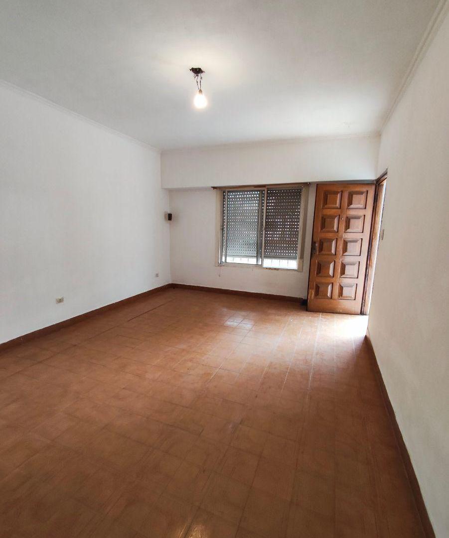 Foto de Alquilo 2 PH de 149 m² 4 Amb y 2 Amb en Castelar Ideal 2 Familia Taller Familiar, imagen 1