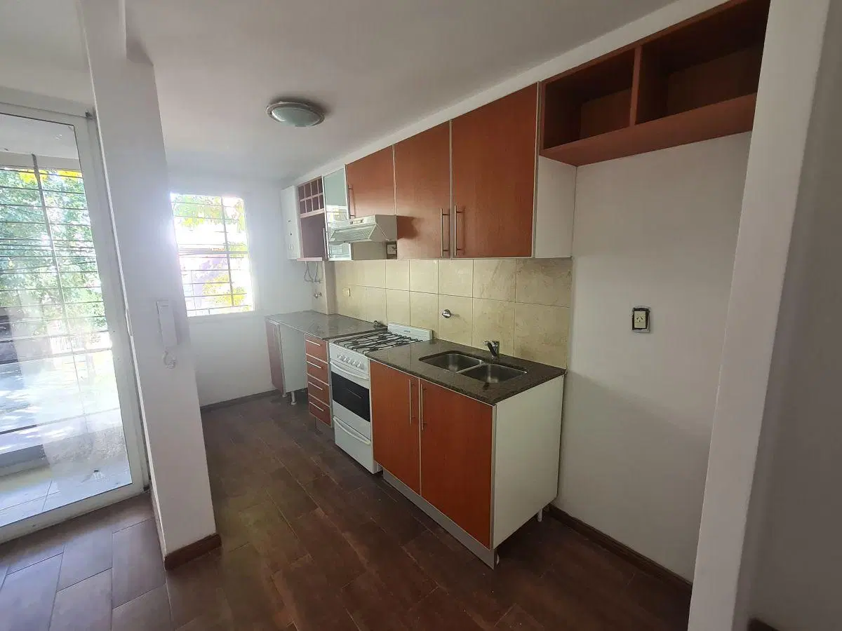 PICHINCHA ROSARIO. DEPTO UN DORMITORIO CON COCHERA 1