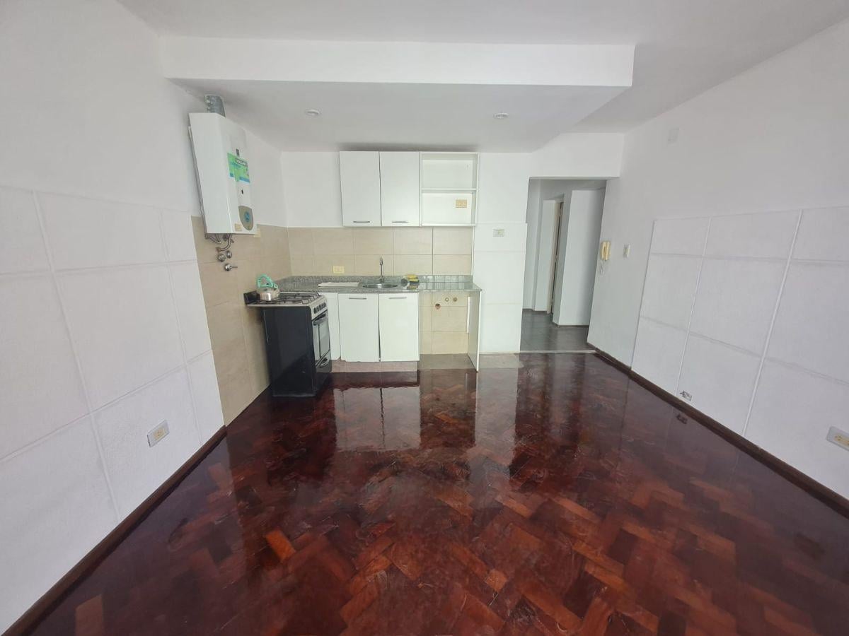 Foto de Depto. pasillo Vélez Sársfield 659 Un Dormitorio, imagen 2