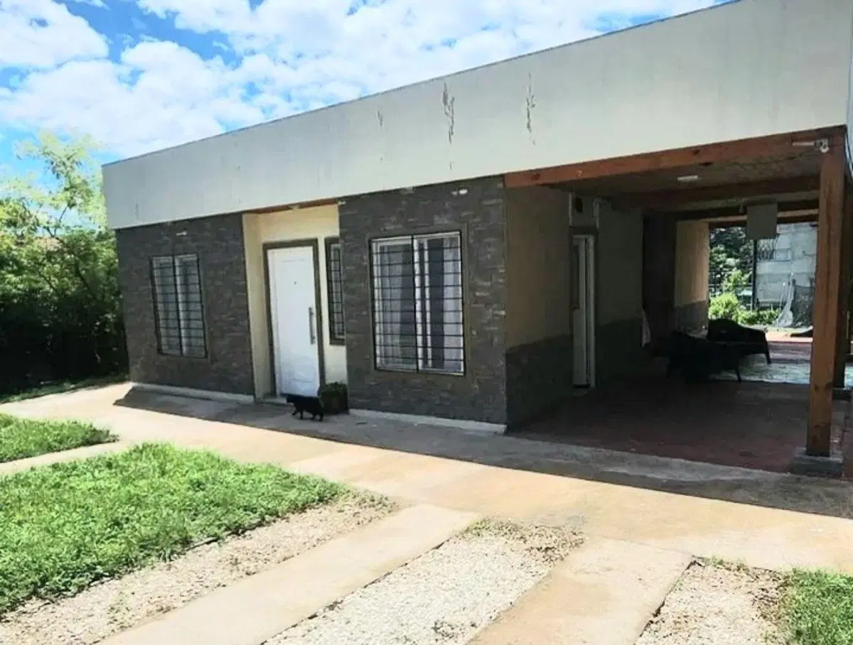 SUPER OFERTA! EN VENTA, CASA DE 3 DORMITORIOS A 50 METROS DE RUTA 38, VILLA PARQUE SIQUIMAN, CORDOBA 3