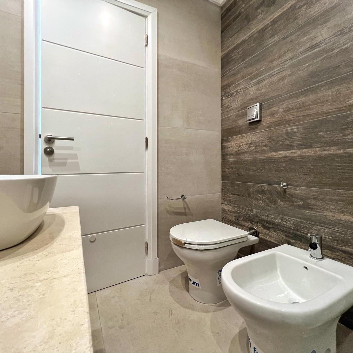 Piso 4 Ambientes C/ Terraza Privada y Cochera · Guemes 3