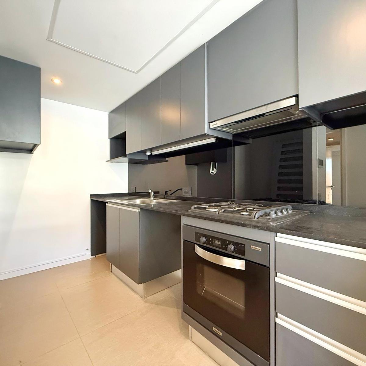 Foto de Departamento 3 ambientes con cochera · Varese, imagen 3