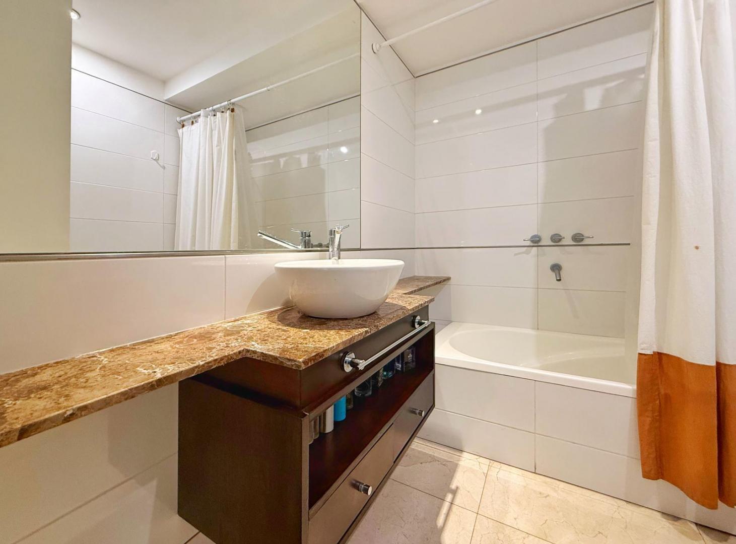 Foto de Departamento 3 ambientes con patio con parrilla · Guemes, imagen 4
