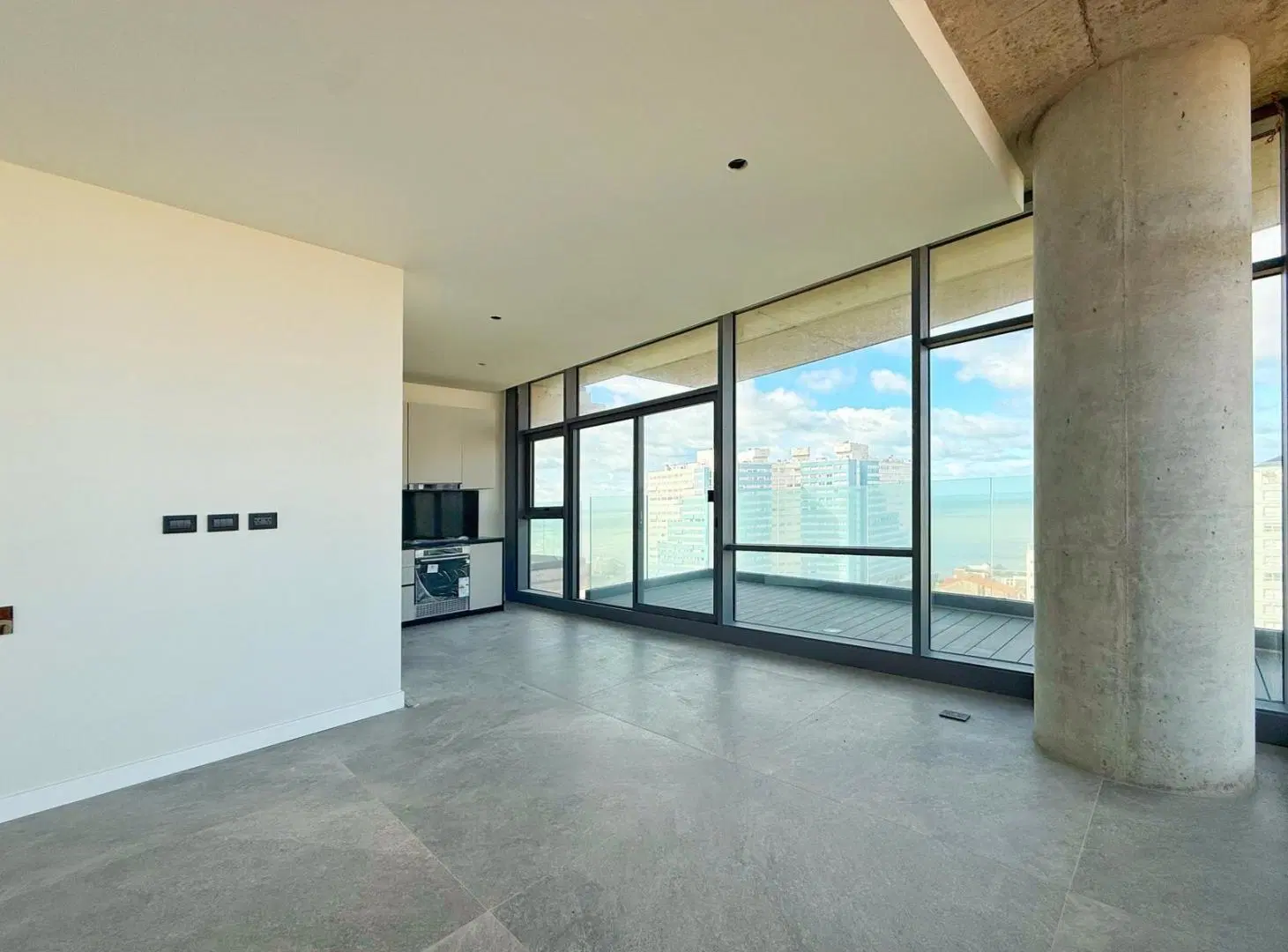 Departamento 2 ambientes con vista al mar en Torre Unkanny · Playa Varese 5