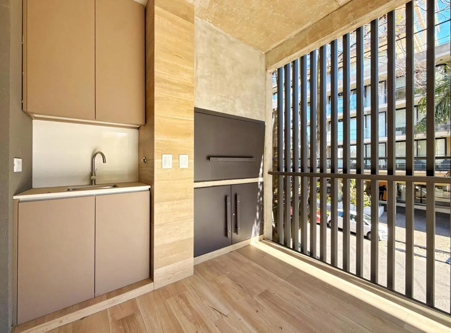 Piso 4 ambientes con balcon terraza y cochera · Guemes 2