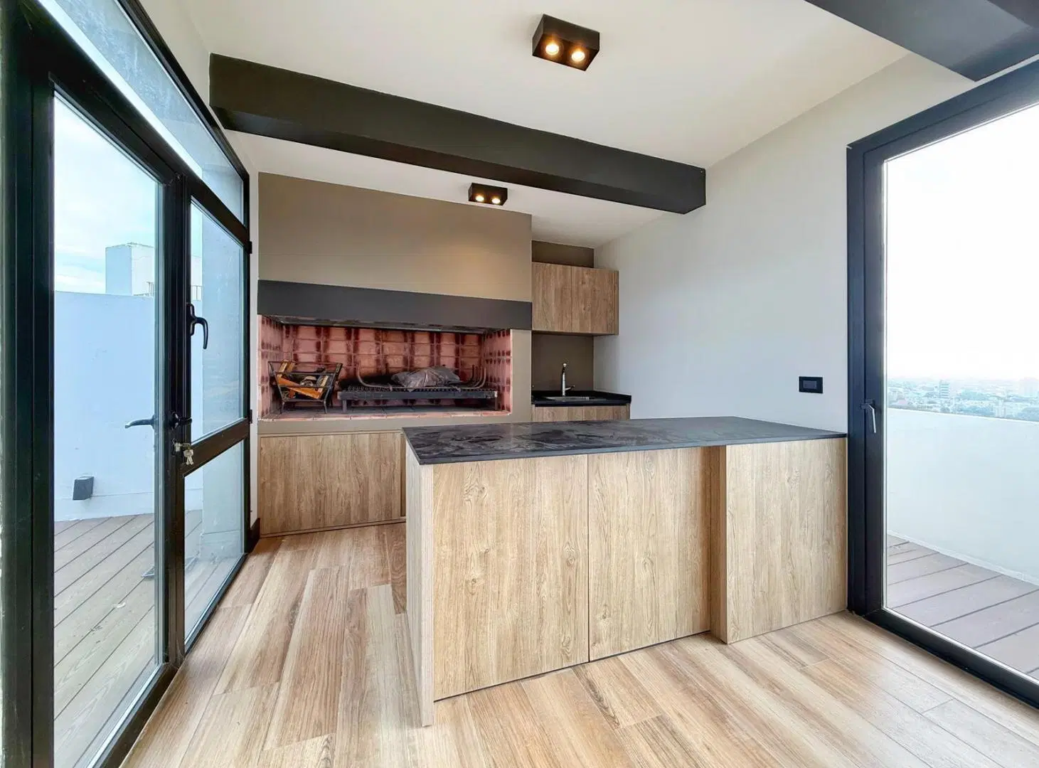 Piso 4 ambientes con terraza privada, pileta y vista al mar · Playa Grande 3
