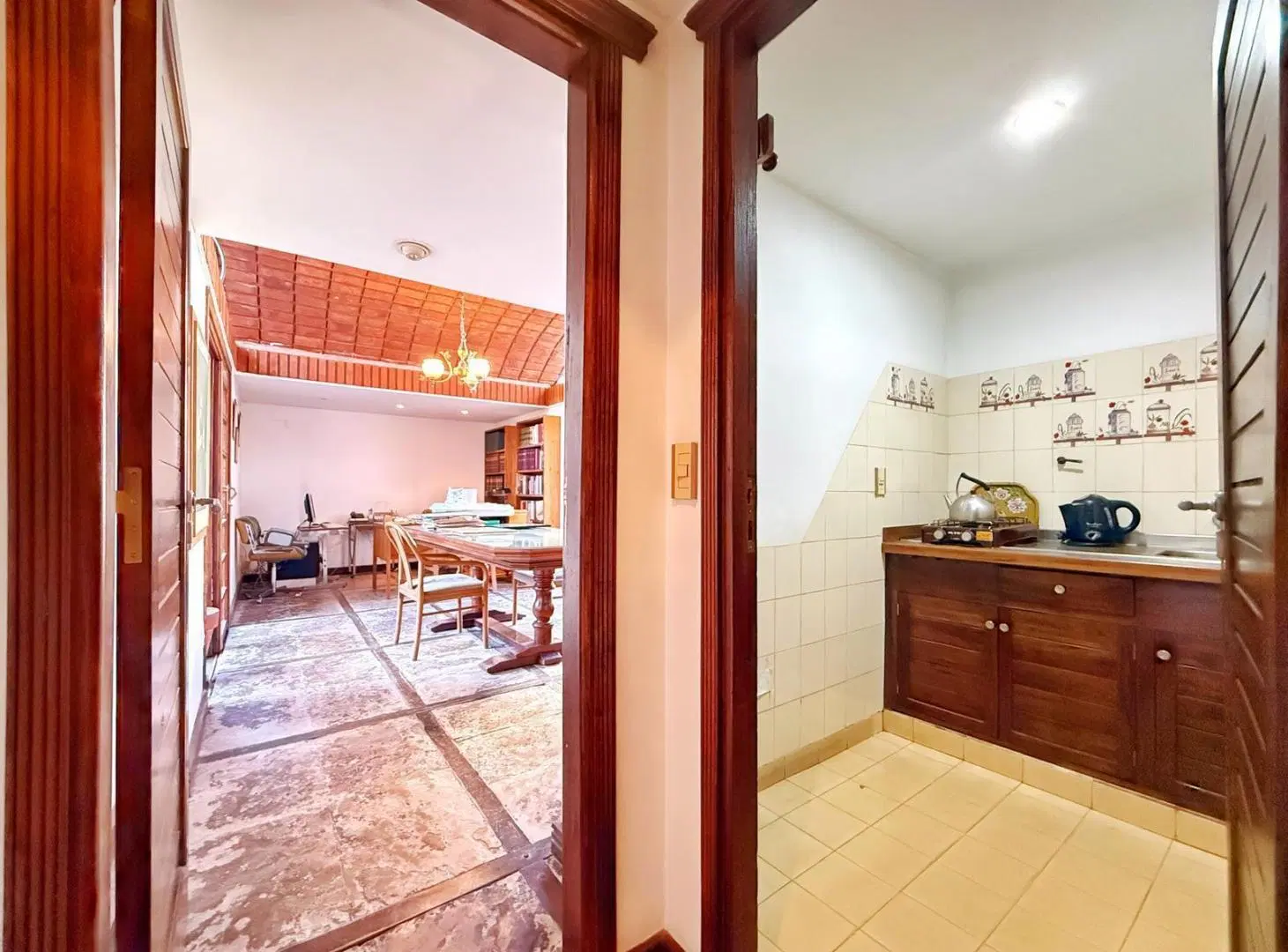 PH 4 ambientes en planta baja con patio · Chauvin 8