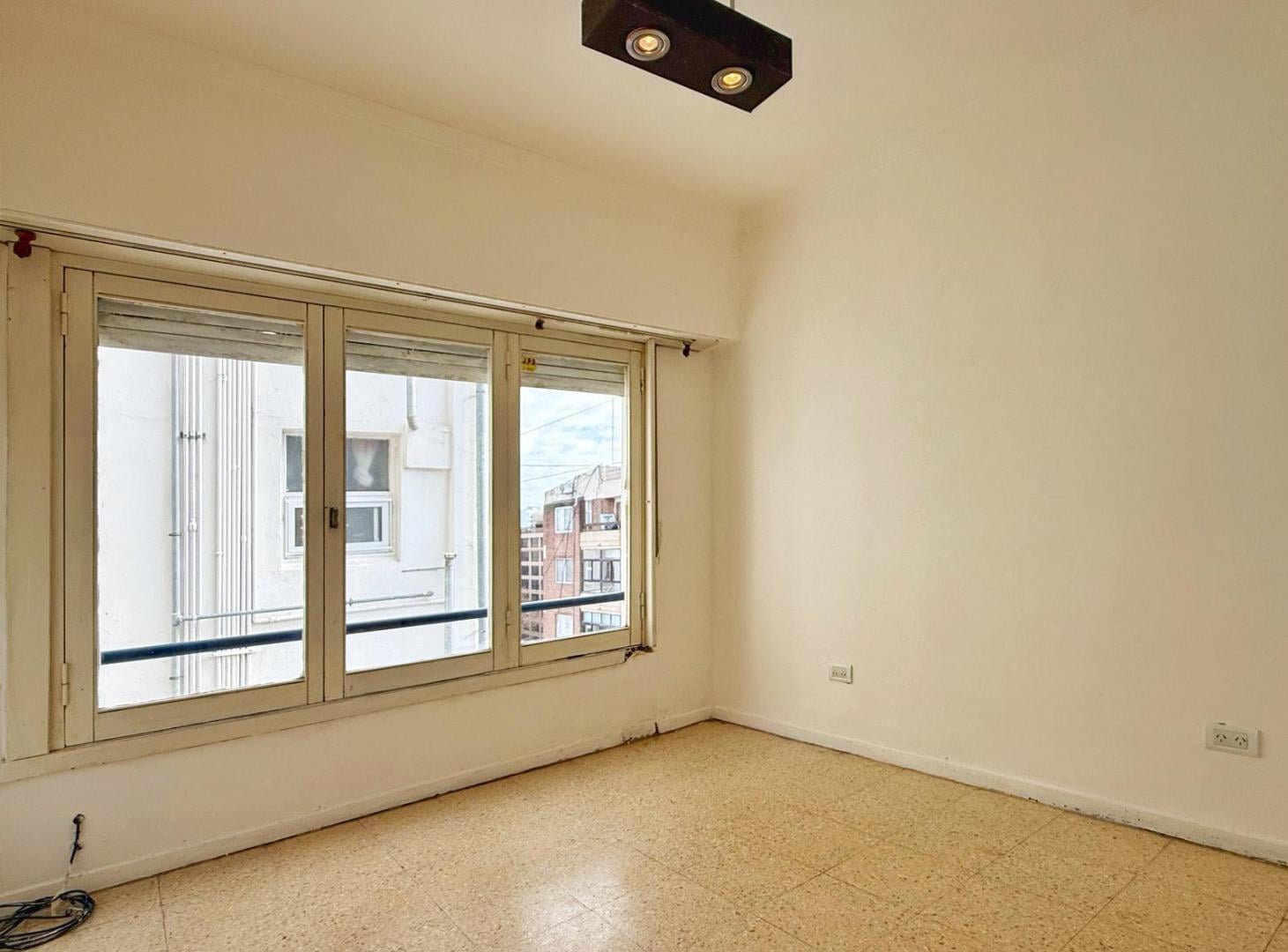 Foto de Departamento 2 ambientes con cochera · Centro, imagen 3