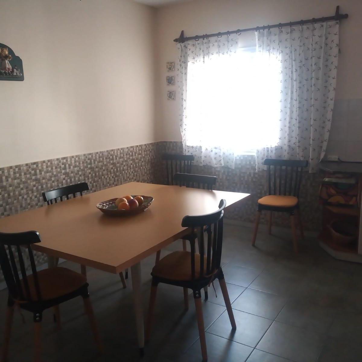 Hermoso triplex con patio y garage!