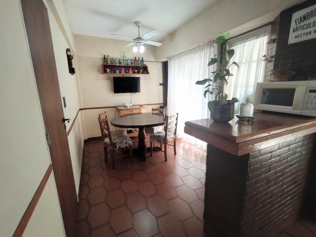 Foto de Impecable Piso 4 Ambientes Amplios al frente Balcón Corrido 2 Cocheras, imagen 4