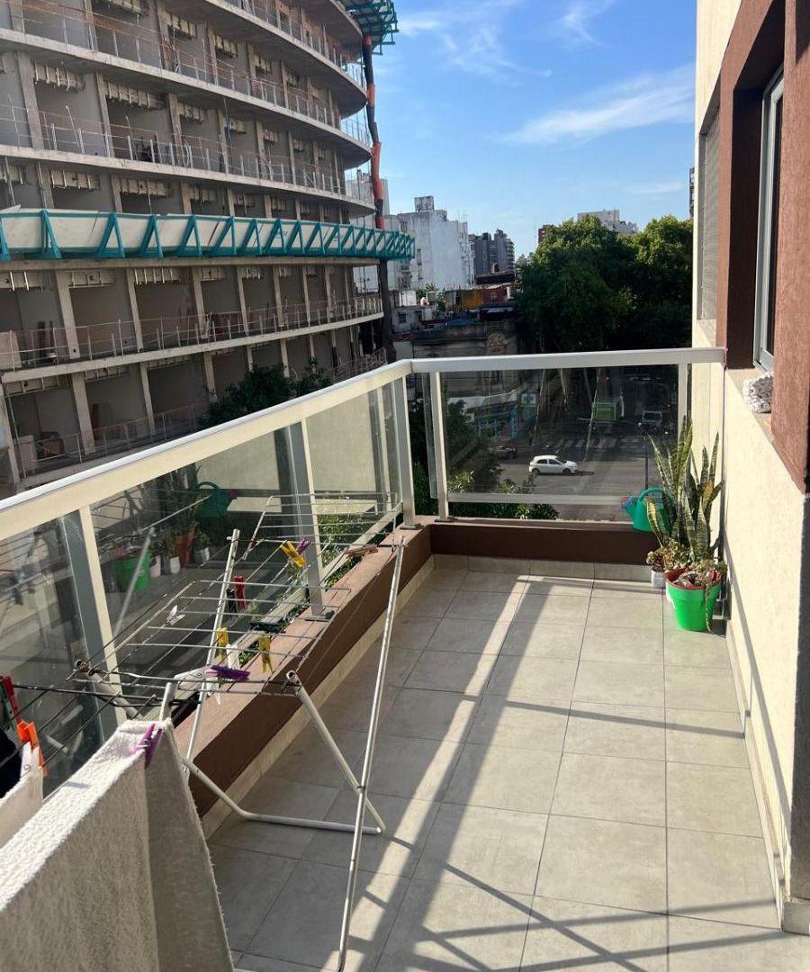 Departamento de 72 m² 3 Ambientes con Balcón Corrido