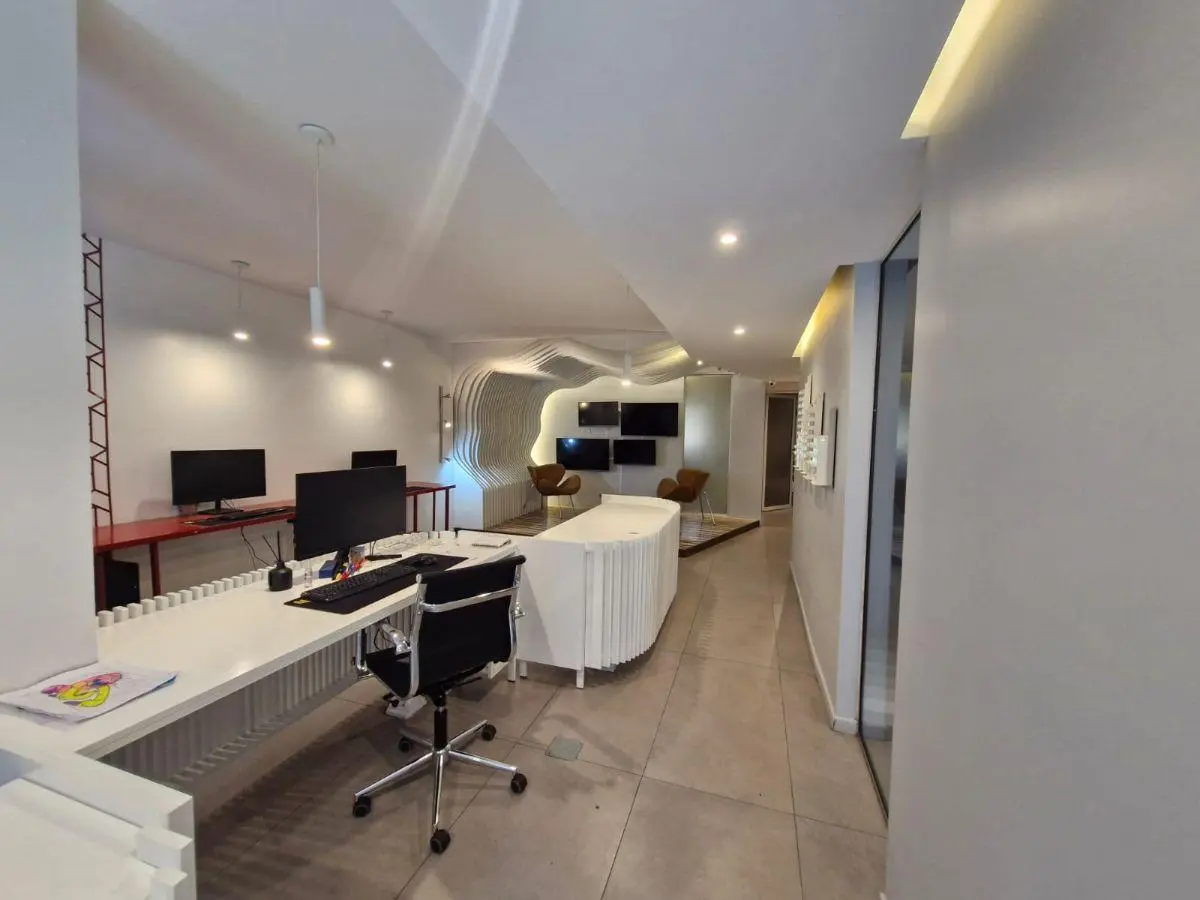 Excelente Oficina de 113 m2. a metros Av. Pedro Goyena 4
