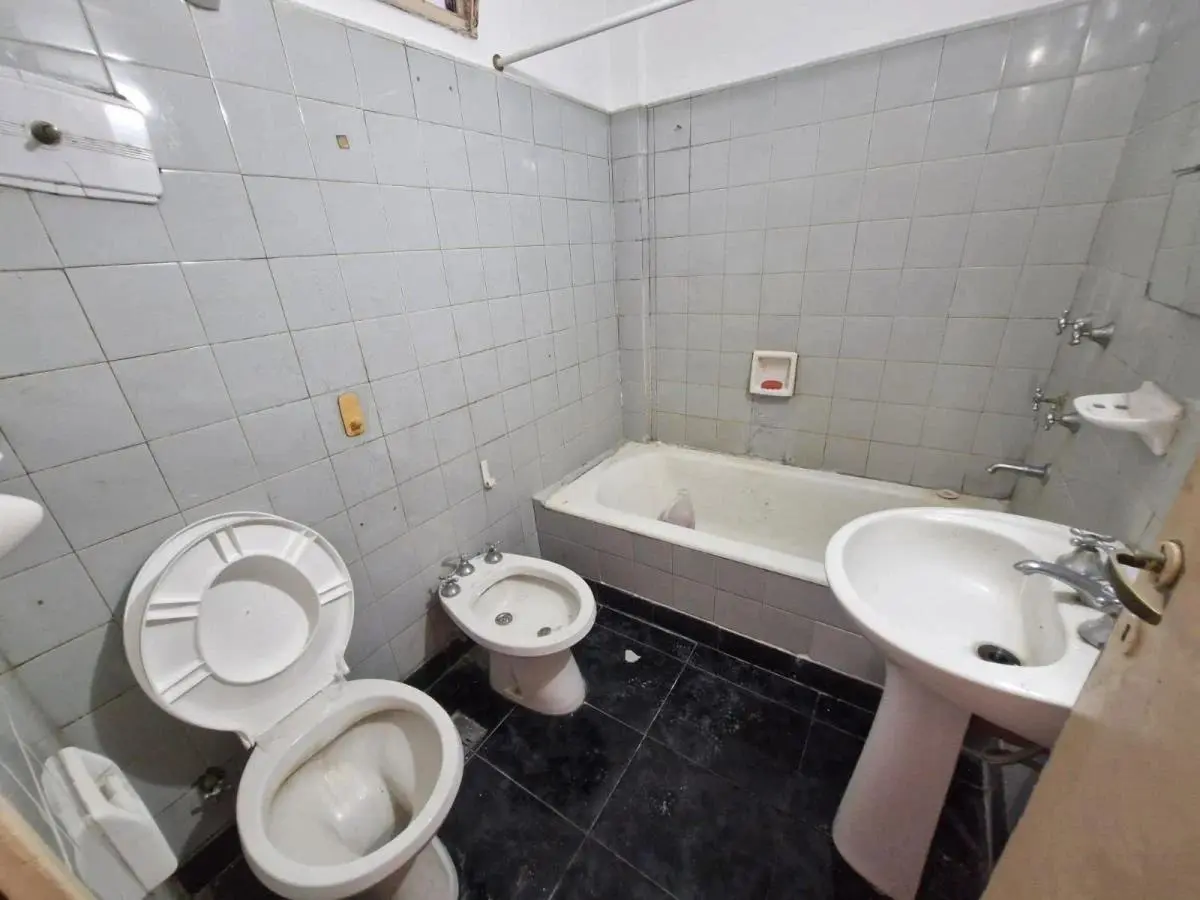 2 Ambientes de 46 m2. con balcon a metros Hospital Hitaliano 4