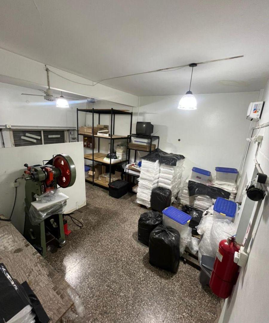 Foto de Local Comercial de 60 m² en Alquiler en Avellaneda Apto Todo Rubro, imagen 2