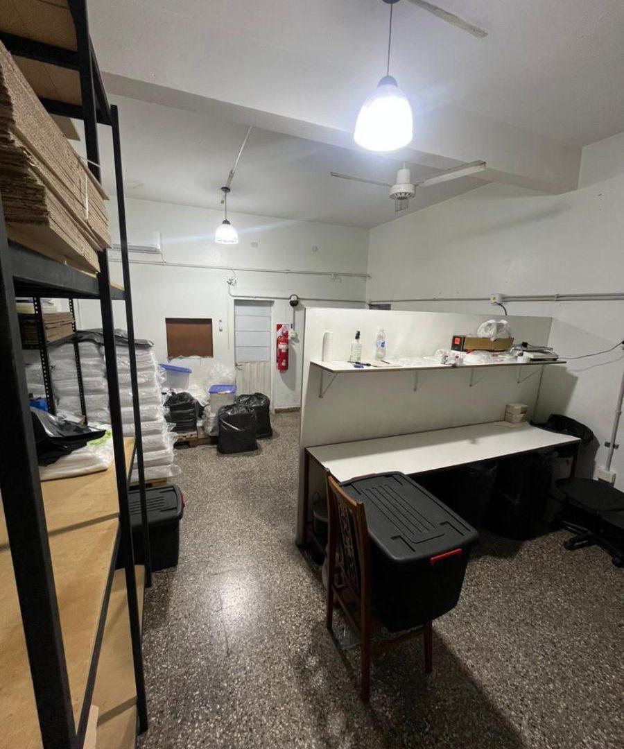 Foto de Local Comercial de 60 m² en Alquiler en Avellaneda Apto Todo Rubro, imagen 4