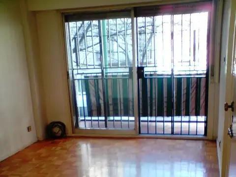 Foto de 2 Ambientes Amplios al frente c/Balcon Corrido, imagen 4