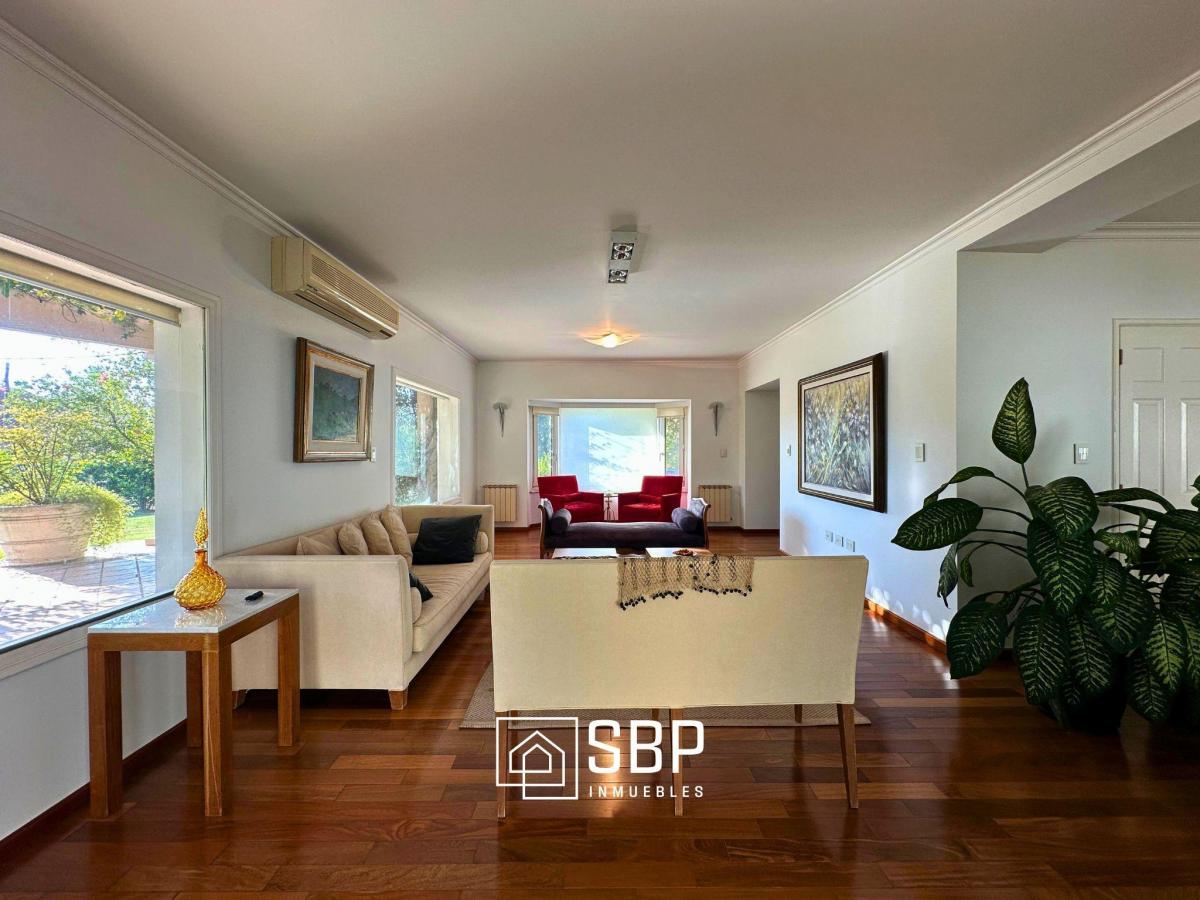 Casa en Venta | Las Delicias | Propiedad de Categoría | 1200 m Cubiertos 4