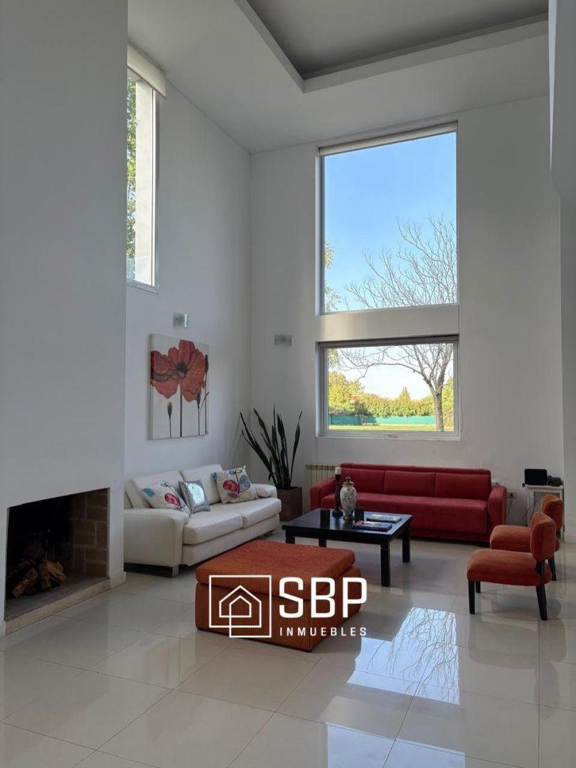Foto de Casa de Categoría en Venta | Altos del Chateau | 4 Dormitorios, imagen 5